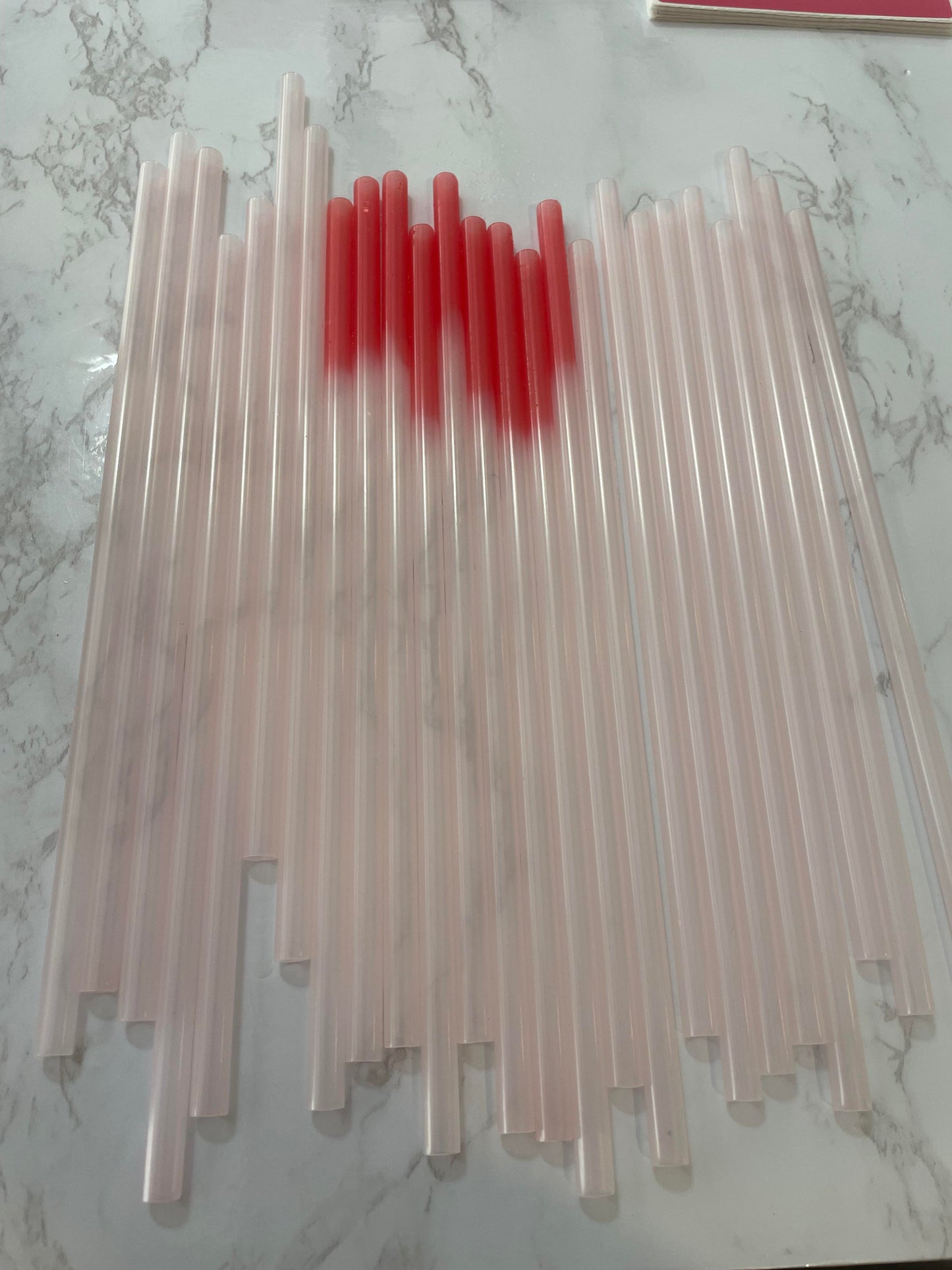 Color changing straw (red)