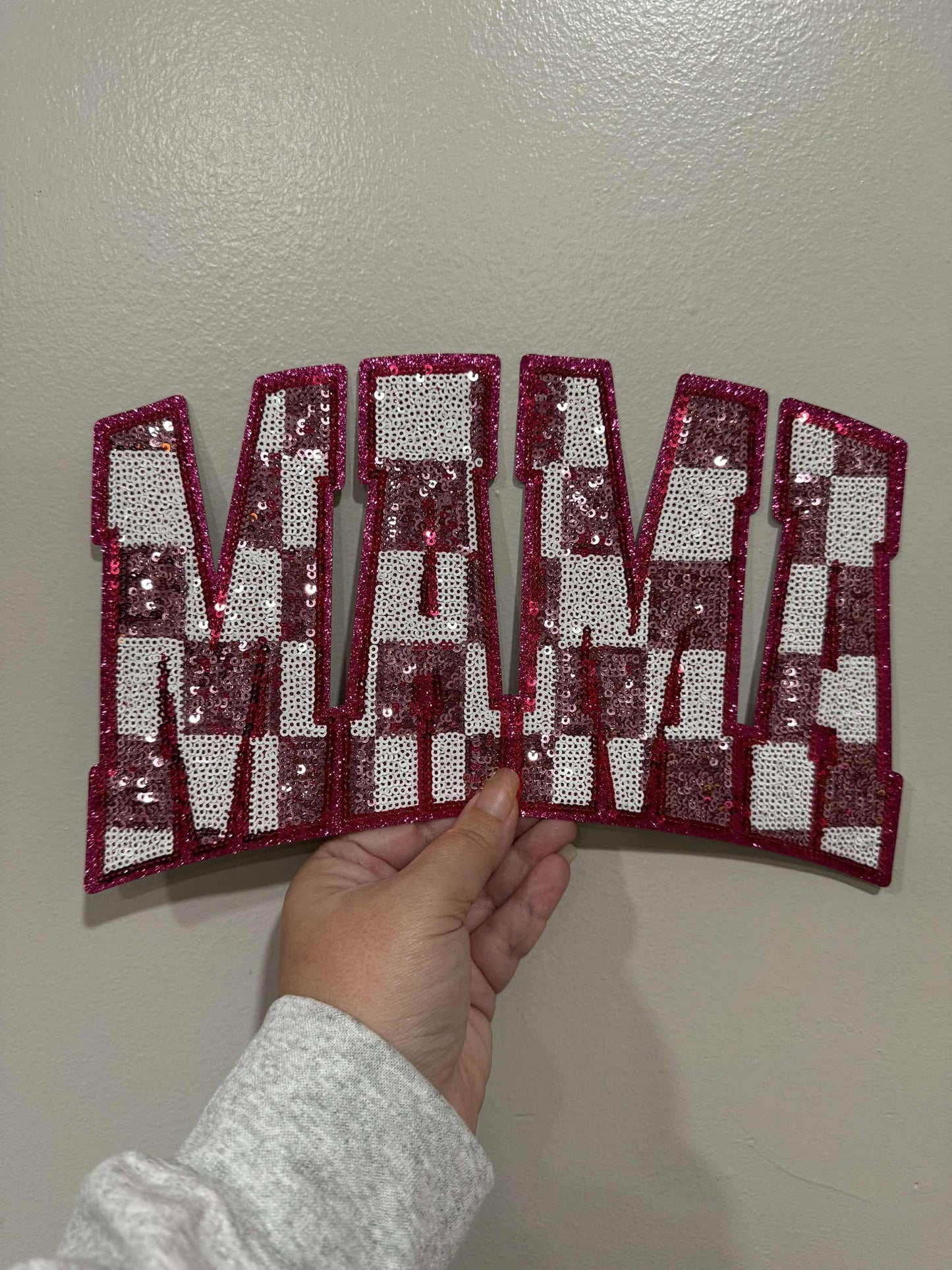 Sequin/chenille patch MAMA